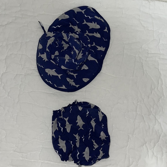 Pottery Barn Kids Babyboy Swim set. Shark - Picture 4 of 7